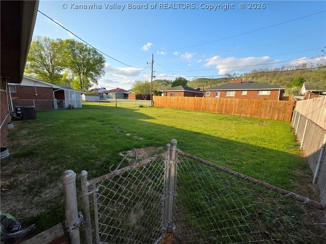 1321 Valentine Circle, Nitro, WV 25143