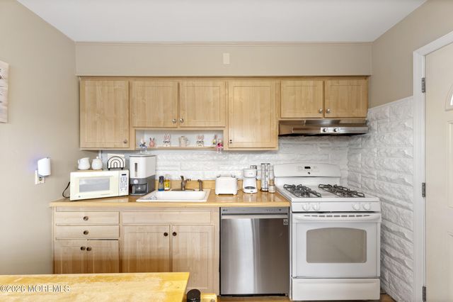 315 Herbert Avenue, Old Bridge, NJ 08857