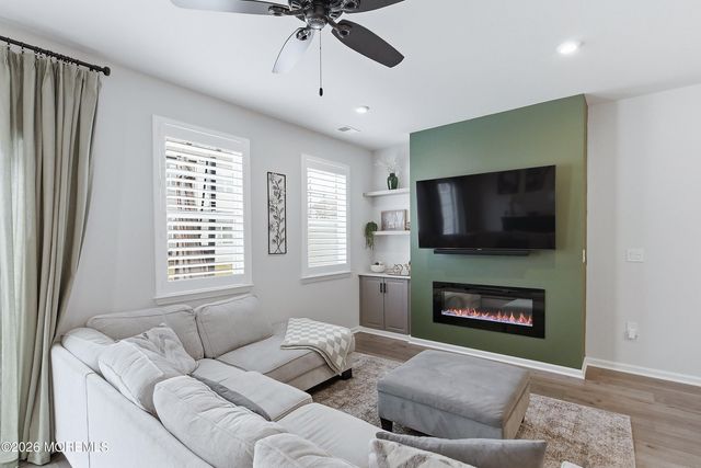 5 Laird Way, Wall, NJ 07753