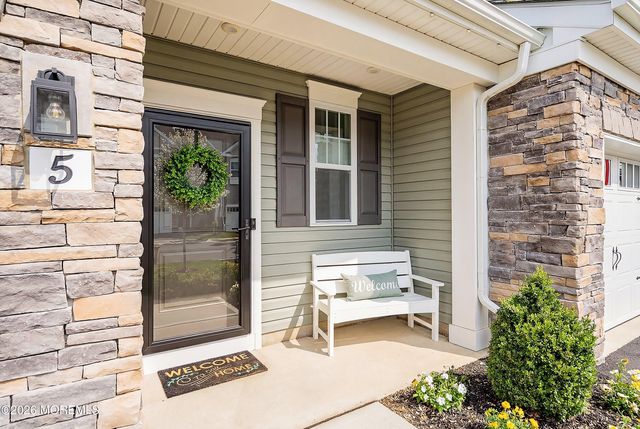 5 Laird Way, Wall, NJ 07753