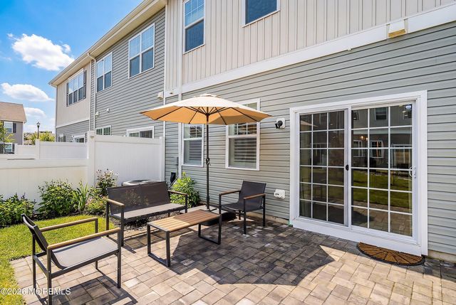 5 Laird Way, Wall, NJ 07753