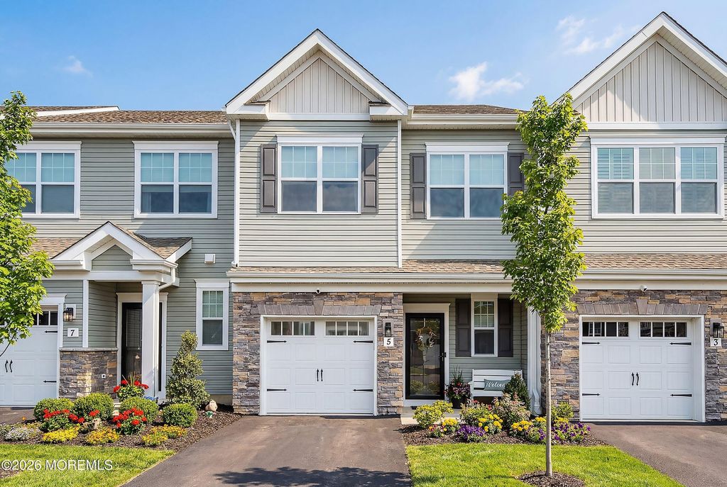 5 Laird Way, Wall, NJ 07753