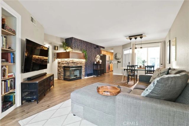 10 Glenoaks, Aliso Viejo, CA 92656