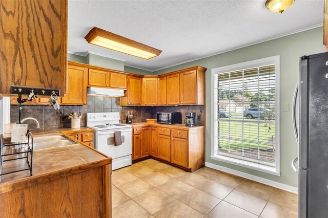 2417 Francis Drive, Lake Charles, LA 70605