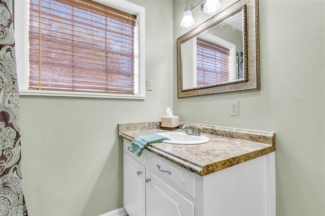 2417 Francis Drive, Lake Charles, LA 70605
