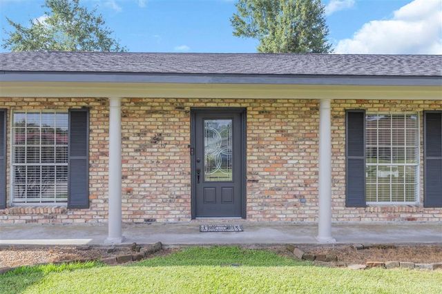 2417 Francis Drive, Lake Charles, LA 70605