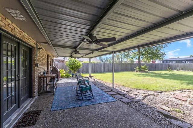 2417 Francis Drive, Lake Charles, LA 70605