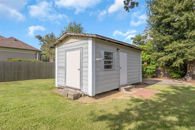 2417 Francis Drive, Lake Charles, LA 70605