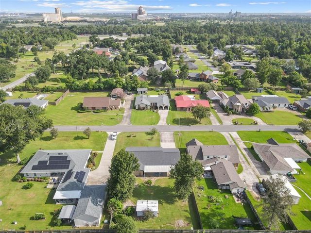 2417 Francis Drive, Lake Charles, LA 70605
