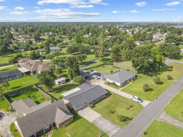 2417 Francis Drive, Lake Charles, LA 70605