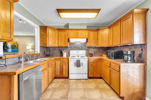 2417 Francis Drive, Lake Charles, LA 70605