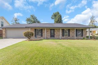 2417 Francis Drive, Lake Charles, LA 70605