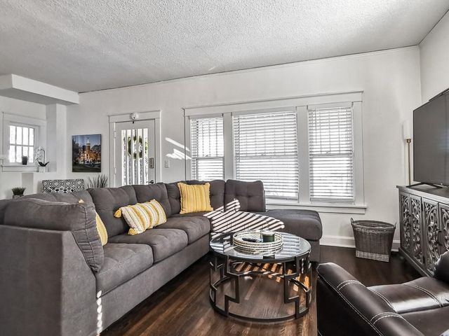 4548 Mercier Street, Kansas City, MO 64111