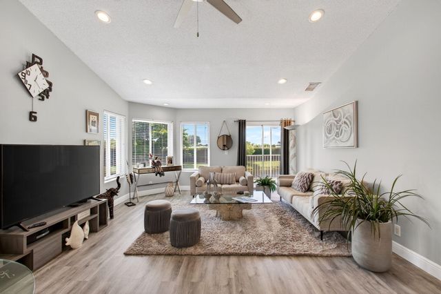 815 Boynton Beach Boulevard 6-201, Boynton Beach, FL 33426