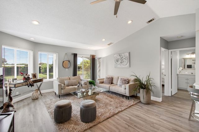 815 Boynton Beach Boulevard 6-201, Boynton Beach, FL 33426