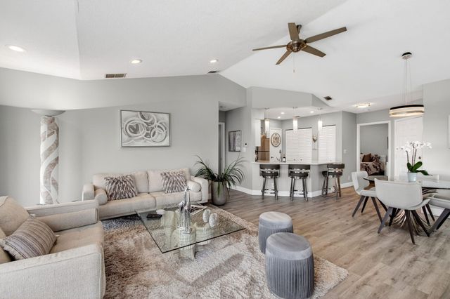 815 Boynton Beach Boulevard 6-201, Boynton Beach, FL 33426