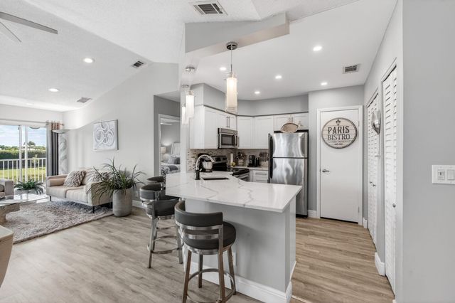 815 Boynton Beach Boulevard 6-201, Boynton Beach, FL 33426