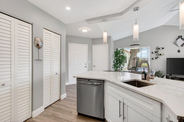 815 Boynton Beach Boulevard 6-201, Boynton Beach, FL 33426