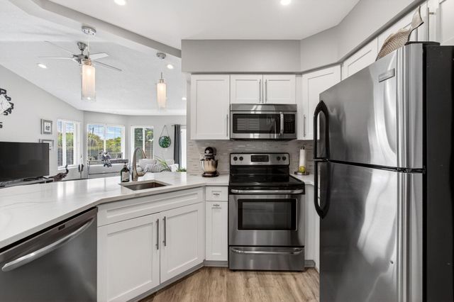 815 Boynton Beach Boulevard 6-201, Boynton Beach, FL 33426