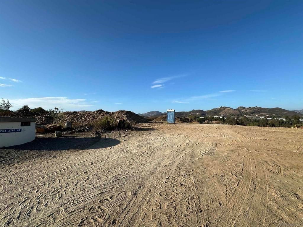 1656 Siddall Drive, Vista, CA 92084 — photo 5