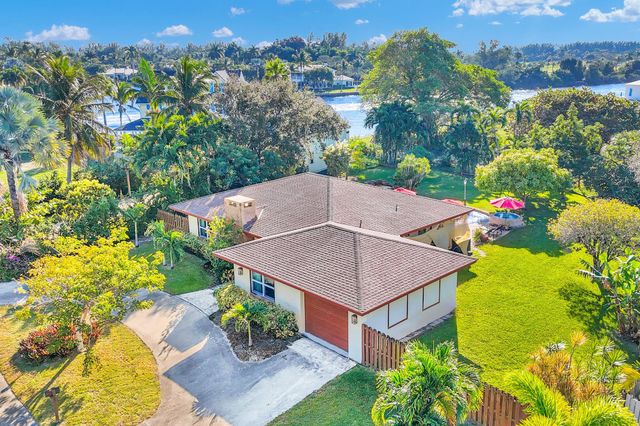 916 Roberts Road, Delray Beach, FL 33483