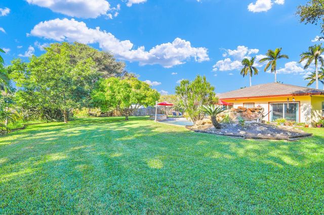 916 Roberts Road, Delray Beach, FL 33483