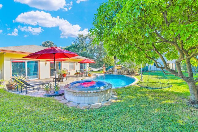 916 Roberts Road, Delray Beach, FL 33483