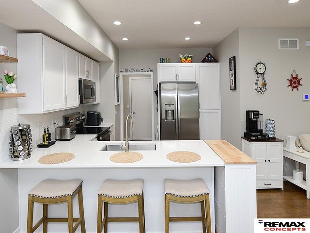 959 Titan Drive, Hickman, NE 68372