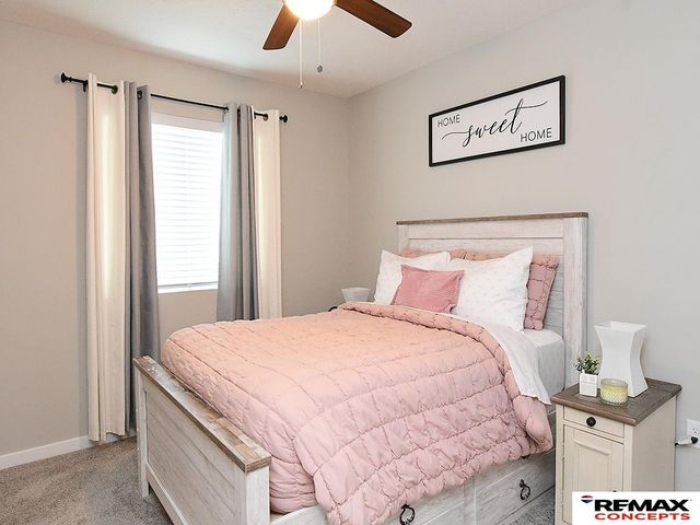 959 Titan Drive, Hickman, NE 68372