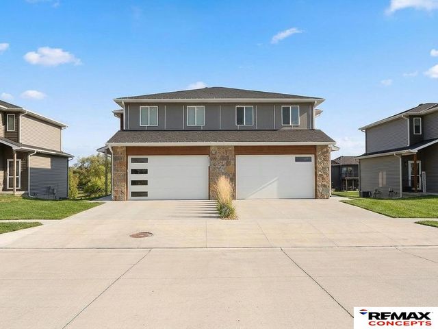 959 Titan Drive, Hickman, NE 68372