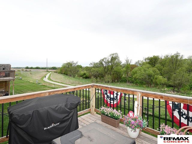 959 Titan Drive, Hickman, NE 68372