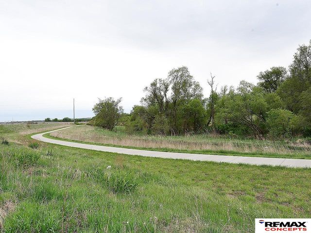 959 Titan Drive, Hickman, NE 68372