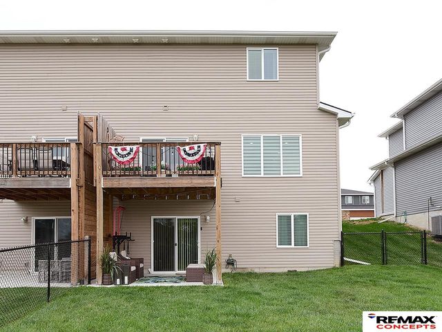 959 Titan Drive, Hickman, NE 68372