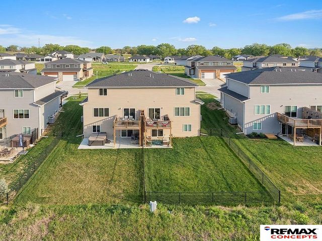 959 Titan Drive, Hickman, NE 68372