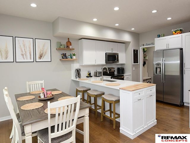 959 Titan Drive, Hickman, NE 68372