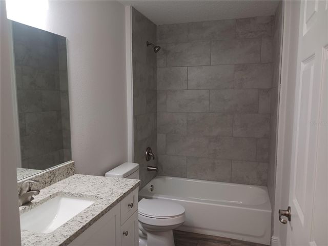 5373 PARK AVENUE, De Leon Springs, FL 32130