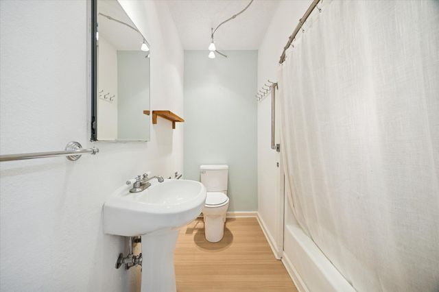 1091 Alta Vista RD, Spicewood, TX 78669