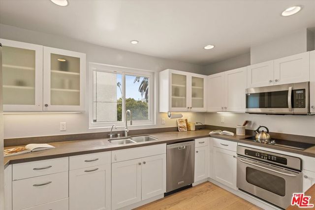 930 3rd Street 305, Santa Monica, CA 90403