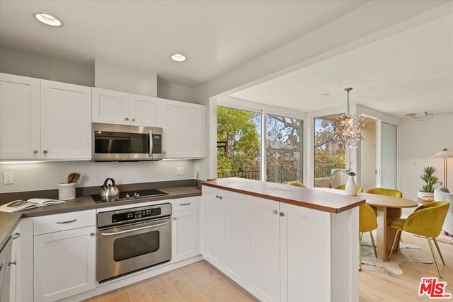 930 3rd Street 305, Santa Monica, CA 90403