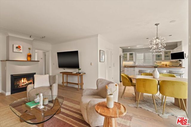 930 3rd Street 305, Santa Monica, CA 90403