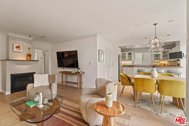 930 3rd Street 305, Santa Monica, CA 90403