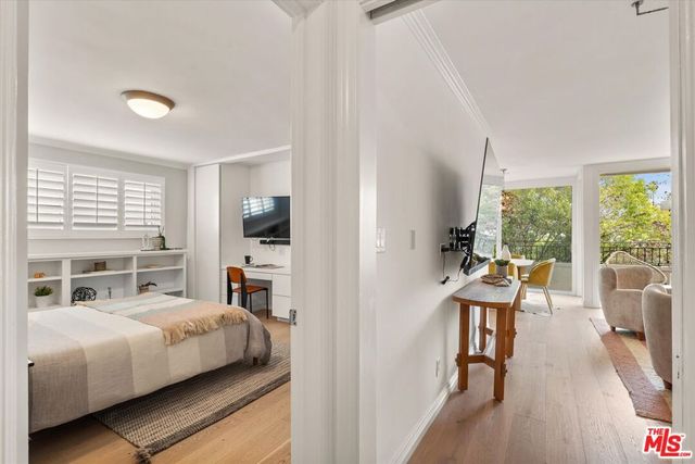 930 3rd Street 305, Santa Monica, CA 90403