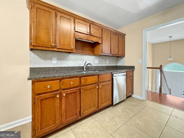 180 Foster Trace Drive, Lawrenceville, GA 30043