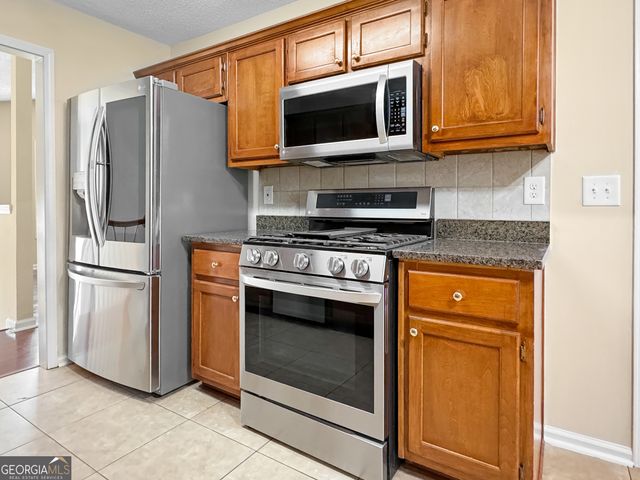 180 Foster Trace Drive, Lawrenceville, GA 30043