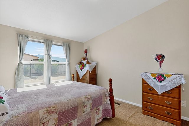 28 PRIMERO Road, Los Lunas, NM 87031