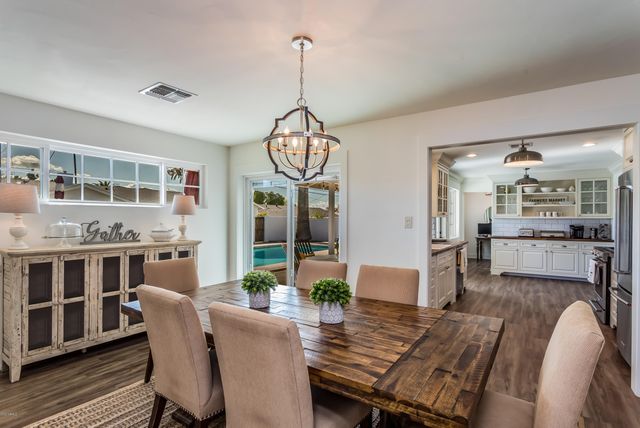 4211 E WHITTON Avenue, Phoenix, AZ 85018