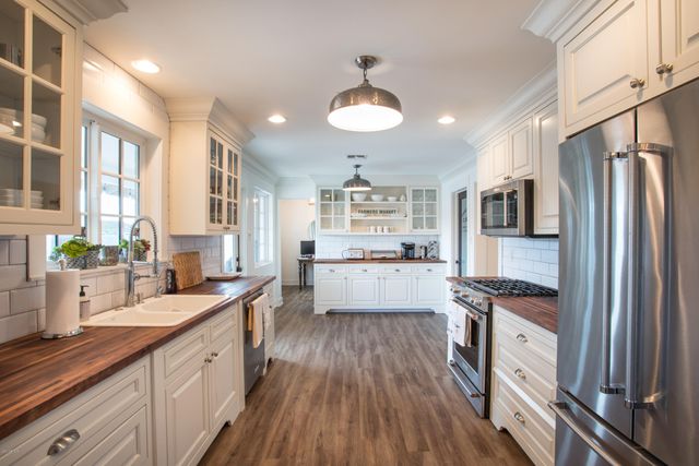 4211 E WHITTON Avenue, Phoenix, AZ 85018