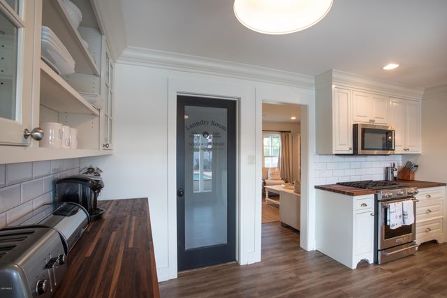 4211 E WHITTON Avenue, Phoenix, AZ 85018