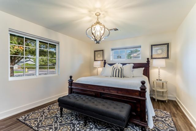 4211 E WHITTON Avenue, Phoenix, AZ 85018