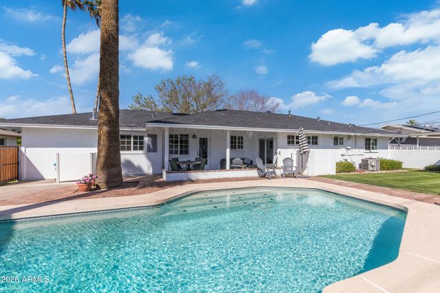 4211 E WHITTON Avenue, Phoenix, AZ 85018